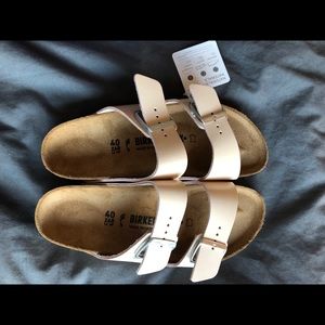 Arizona Birkenstock’s, nude leather